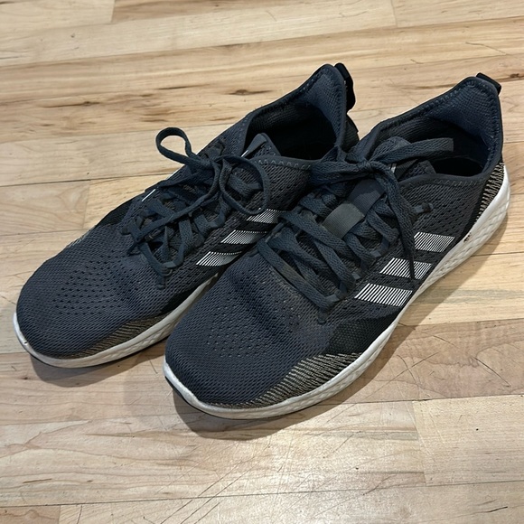 adidas Other - Adidas Bounce 10 1/2